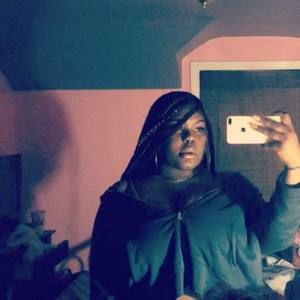 Meet your Posher, Lay